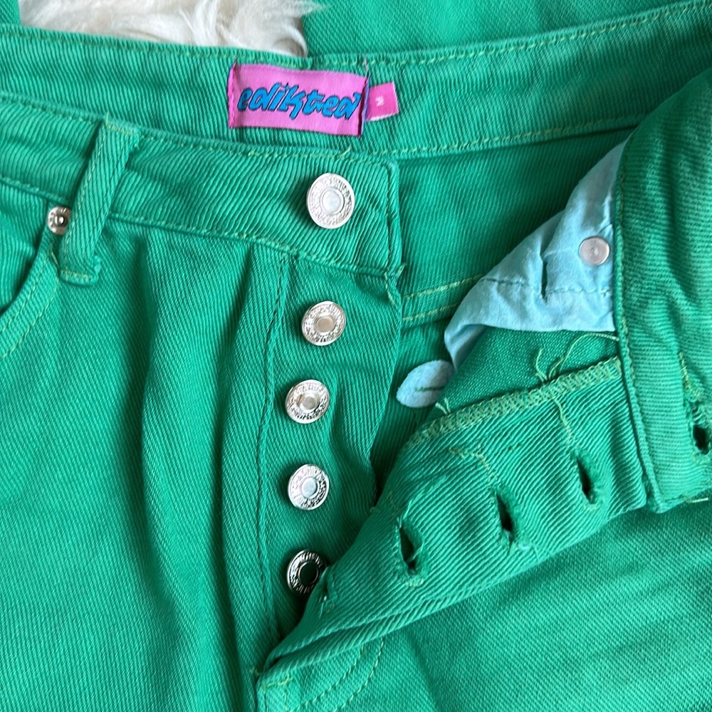EDIKTED button-fly green jeans - Picture 4 of 5